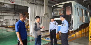 冰城守护者：平安轨道上的温情密码