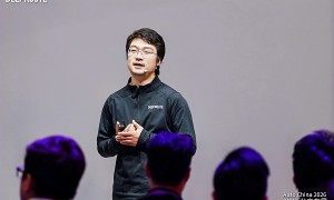 元戎亮剑北京车展：基座模型+物理AI战略，预告舱驾一体Agent功能